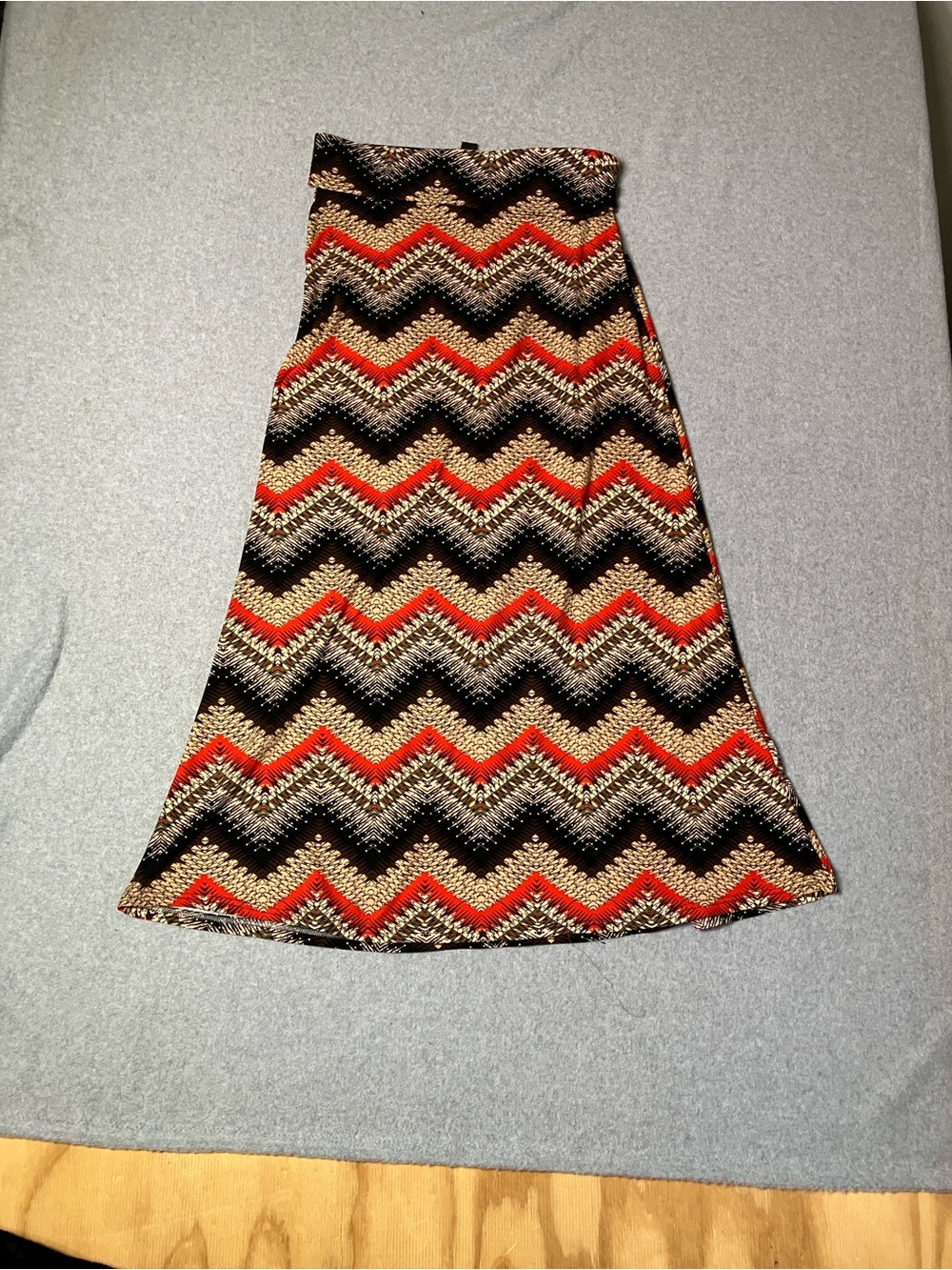 Hot Kiss Chevron A-Line Skirt in Black, Red, and Tan - Picture 8 of 8